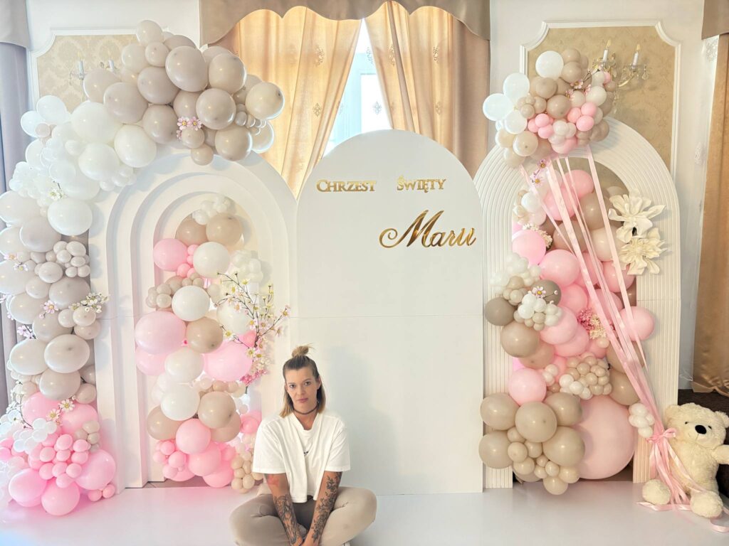 Ślubne ścianki za Parą Młodą – pomysł, który robi wrażenie